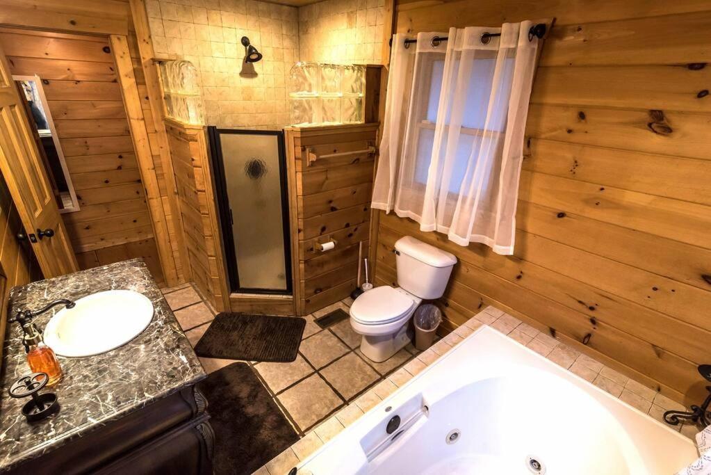Private Creekside Cabin+Hot Tub,Pool Table, & Pets Ellijay Exterior foto