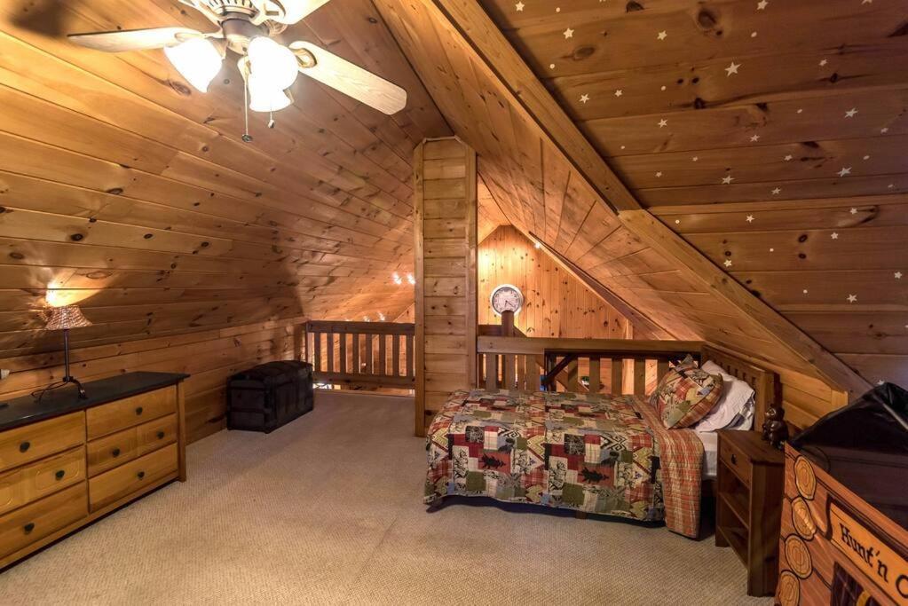 Private Creekside Cabin+Hot Tub,Pool Table, & Pets Ellijay Exterior foto