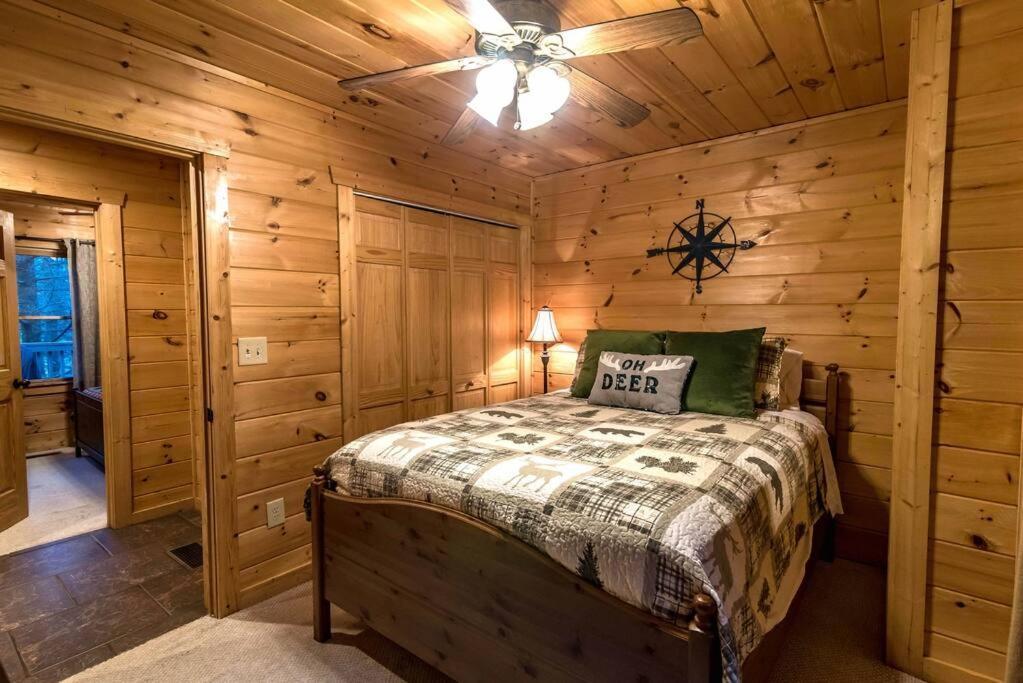 Private Creekside Cabin+Hot Tub,Pool Table, & Pets Ellijay Exterior foto