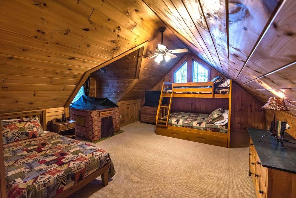 Private Creekside Cabin+Hot Tub,Pool Table, & Pets Ellijay Exterior foto