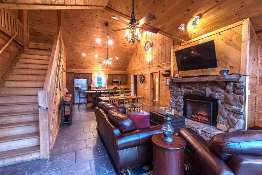 Private Creekside Cabin+Hot Tub,Pool Table, & Pets Ellijay Exterior foto