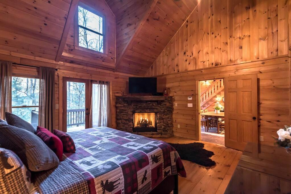 Private Creekside Cabin+Hot Tub,Pool Table, & Pets Ellijay Exterior foto