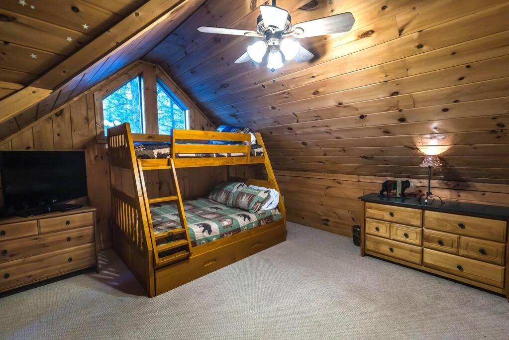 Private Creekside Cabin+Hot Tub,Pool Table, & Pets Ellijay Exterior foto