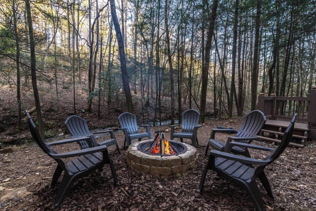 Private Creekside Cabin+Hot Tub,Pool Table, & Pets Ellijay Exterior foto