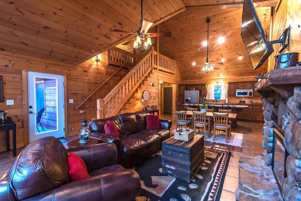 Private Creekside Cabin+Hot Tub,Pool Table, & Pets Ellijay Exterior foto